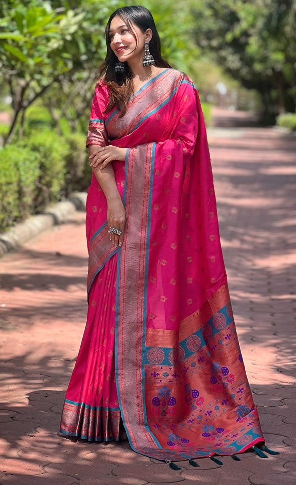 Lovely Magenta Color Silk Fabric Partywear Saree