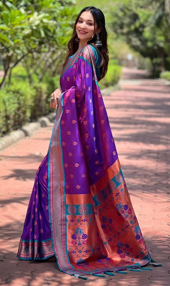 Lovely Voilet Color Silk Fabric Partywear Saree