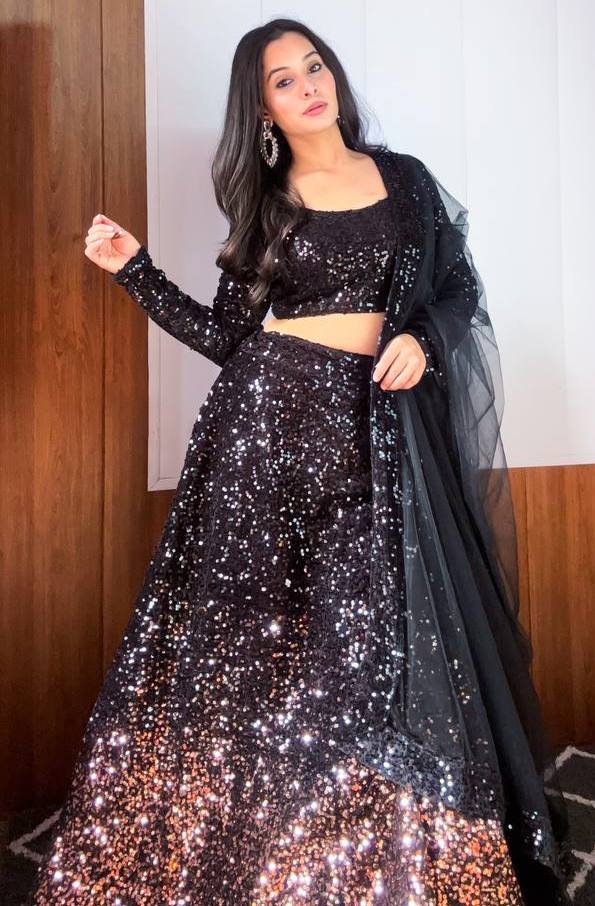 Magnetic Black Color Velvet Fabric Party Wear Lehenga