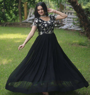 Tempting Black Color Blooming Fabric Gown